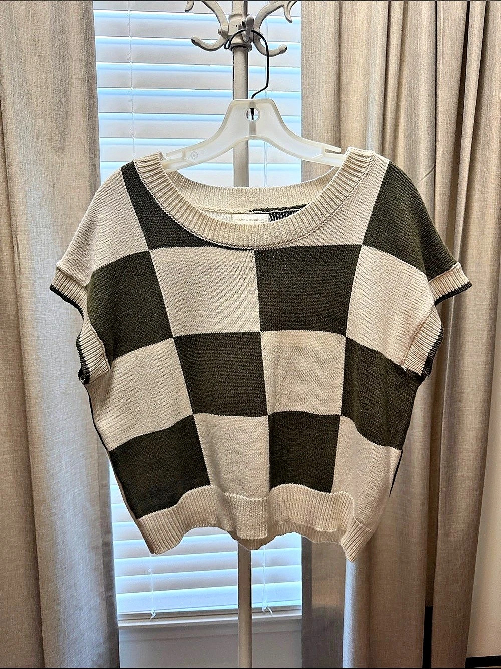 moon & madison Checkered Knit Sweater in Green & Cream Size L